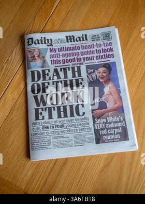Prima pagina del quotidiano Daily mail 17 marzo 2025 con il titolo morte dell'etica del lavoro Foto Stock
