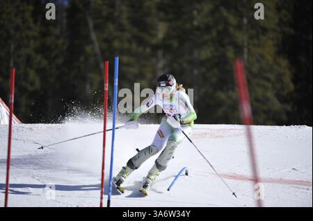 14 febbraio 2015 - Beaver Creek, Colorado, U. S - gare durante la seconda prova nello Slalom femminile durante il Campionato Mondiale di Sci Alpino 2015. (Immagine di credito: © Jason Connolly/ZUMA Wire/ZUMAPRESS.com) Foto Stock