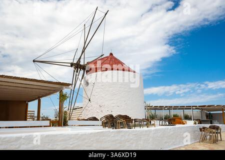 Il vecchio mulino greco sull'isola di Ano Koufonisi. Piccole Cicladi, Grecia Foto Stock