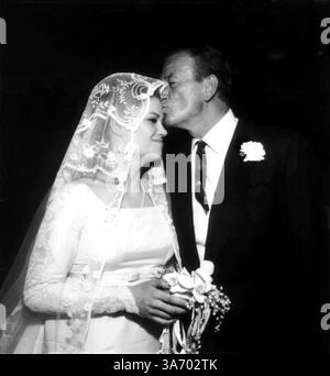 6 febbraio 2000 - JOHN WAYNE E LA FIGLIA MELINDA AL SUO MATRIMONIO.©NATE CUTLER/(Credit Image: © Globe Photos/ZUMAPRESS.com) Foto Stock
