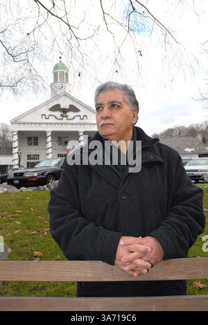 20 dicembre 2007 - Donny George Youkhanna, ex direttore del Museo Nazionale iracheno di Baghdad, nella foto del 20 dicembre 2007, è ora professore ospite presso la Stony Brook University di Stony Brook, New York. Donny e la sua famiglia hanno dovuto fuggire dall'Iraq e si sono stabiliti a Long Island. (Ken Sawchuk/Newsday/MCT) (immagine di credito: © Ken Sawchuk/MCT/ZUMAPRESS.com) Foto Stock