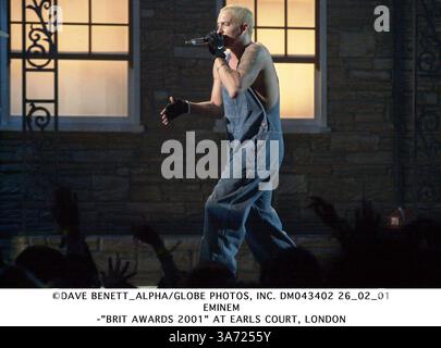 26 feb. 2001 - Londra, Gran Bretagna - ©DAVE BENETT ALPHA/ DM043402 26 02 01.EMINEM.-''BRIT AWARDS 2001'' PRESSO EARLS COURT, LONDRA (immagine di credito: © Globe Photos/ZUMAPRESS.com) Foto Stock