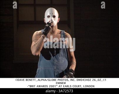26 feb. 2001 - Londra, Gran Bretagna - ©DAVE BENETT ALPHA/ DM043402 26 02 01.EMINEM.-''BRIT AWARDS 2001'' PRESSO EARLS COURT, LONDRA (immagine di credito: © Globe Photos/ZUMAPRESS.com) Foto Stock