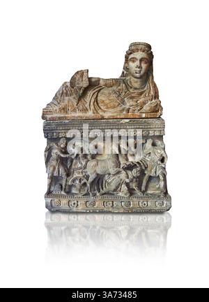 Piccola urna cineraria funeraria etrusca (cineraria) raffigurante una donna sdraiata in stile kline sul coperchio, stile ellenistico, di chiusi II secolo a.C., con re Foto Stock