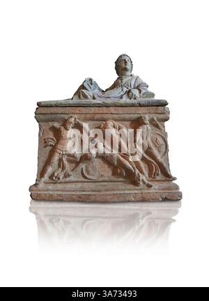 Piccola urna cineraria funeraria etrusca (cineraria) raffigurante una donna sdraiata in stile kline sul coperchio, stile ellenistico, di chiusi II secolo a.C., con re Foto Stock