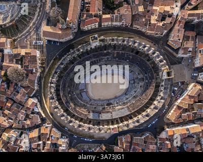 Veduta aerea dell'Arles Arena in Francia Foto Stock