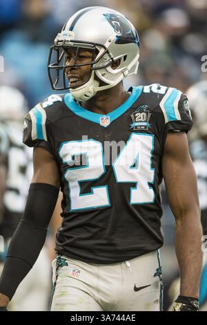 16 novembre 2014 - Charlotte, North Carolina, Stati Uniti d'America - Charlotte, North Carolina, Stati Uniti - Carolina CB Josh Norman (24) durante la partita di domenica. Gli Atlanta Falcons sconfissero i Carolina Panthers 19-17 al Bank of America Stadium di Charlotte. (Immagine di credito: © Jacob Kupferman/ZUMA Wire) Foto Stock