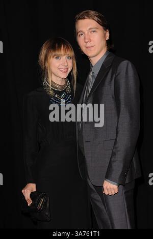 10 dicembre 2012 - New York, NY, USA - WWW.ACEPIXS.COM . . . . . . 10 dicembre 2012...New York City...Zoe Kazan e Paul Dano assistono alla prima di 'Les Miserables' a New York al Ziegfeld Theatre il 10 dicembre 2012 a New York City...per favore byline: KRISTIN CALLAHAN - ACEPIXS.COM. . . . . ..Ace Pictures, Inc.: ..tel: (212) 243 8787 o (646) 769 0430..e-mail: info@acepixs.com..web: http://www.acepixs.com (immagine di credito: © Kristin Callahan - Ace Pictures/Ace Pictures/ZUMAPRESS.com) Foto Stock