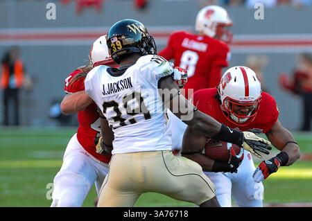 10 novembre 2012 - Raleigh, North Carolina, USA - NC State sconfigge Wake Forest 37-6 al Carter-Finley Stadium di Raleigh, North Carolina. (Immagine di credito: © Anthony Barham/ZUMAPRESS.com) Foto Stock