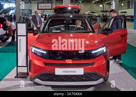 Pasila, Helsinki, Finlandia – 14 marzo. 2025: Auto Opel Frontera all'AUTO 25 and Mobility Show a Messukeskus Helsinki. Foto Stock