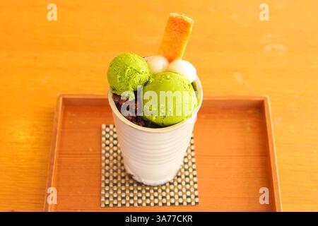 Il tè verde Matcha di Kyoto parfait con gelato al tè verde e pasta di fagioli rossi Foto Stock