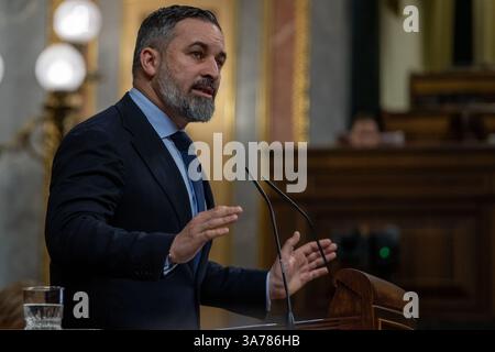 Madrid, Spagna. 26 marzo 2025. Santiago Abascal, leader della VOX, il partito di estrema destra spagnolo parla durante la sessione di controllo parlamentare del governo nella sessione plenaria del Congresso dei deputati. Crediti: D. Canales Carvajal/Alamy Live News Foto Stock