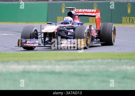 17 marzo 2013 - Melbourne, Victoria, Australia - Daniel Ricciardo (AUS) della Scuderia Torro Rosso alla guida della Ferrari 056 nel quarto giorno del Gran Premio d'Australia di Formula 1 2013, Melbourne, Australia. (Immagine di credito: © Theo Karanikos/ZUMAPRESS.com) Foto Stock