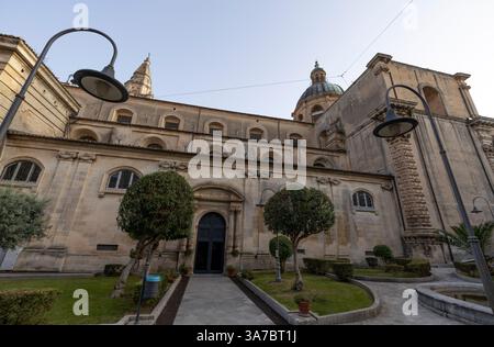 RAGUSA, ITALIA, 23 GIUGNO 2023 - la Cattedrale di San Giovanni Battista a Ragusa, Sicilia, Italia Foto Stock