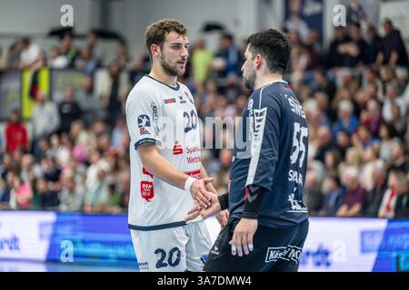 Leif Haack (TV Huttenberg, 20), Yahav Shamir (TV Huttenberg, 55) 2. HBL; TV Huttenberg - tu Ferndorf: Huttenberg, 26.03.25 crediti: dpa Picture Alliance/Alamy Live News Foto Stock