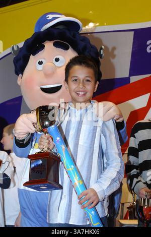 Alexander Albon è un pilota thailandese e britannico, che gareggia (2025) sotto la bandiera thailandese in Formula 1 per la Williams. Foto Stock