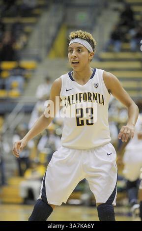 21 dicembre 2012 - Berkeley, California, usa - 21 dicembre 2012 durante la partita di pallacanestro femminile NCAA tra University of Kansas Jayhawk vs California Golden Bears,23F Layshia Clarendon presso Hass Pavilion Berkeley California(Credit Image: © Thurman James/Cal Sport Media/ZUMAPRESS.com) Foto Stock
