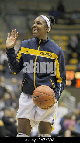 21 dicembre 2012 - Berkeley, California, usa - 21 dicembre 2012 durante la partita di pallacanestro femminile NCAA tra University of Kansas Jayhawk vs California Golden Bears,Cal Reshandra Gray at Hass Pavilion Berkeley California(Credit Image: © Thurman James/Cal Sport Media/ZUMAPRESS.com) Foto Stock