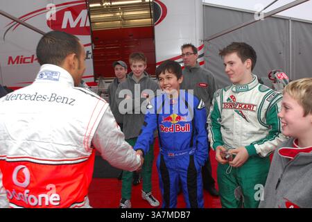 Alexander Albon è un pilota thailandese e britannico, che gareggia (2025) sotto la bandiera thailandese in Formula 1 per la Williams. Foto Stock