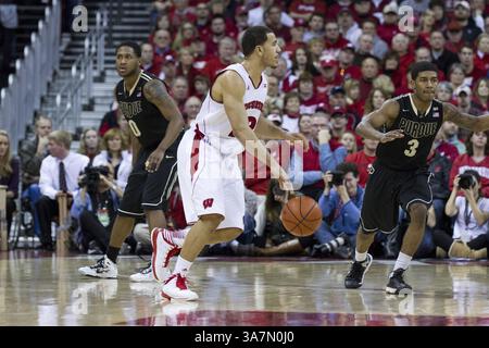 3 marzo 2013 - Madison, Wisconsin, U. S - i Wisconsin Badgers guardano TRAEVON JACKSON, visto qui durante una partita di basket della NCAA contro i Purdue Boilermakers al Kohl Center. (Immagine di credito: © TriplePlayNewMedia/ZUMAPRESS.com) Foto Stock
