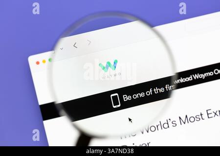 Ostersund, Svezia - Marte 1, 2025: Sito web Waymo Foto Stock