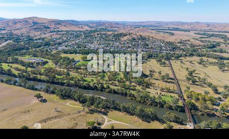La città di Gundagai sul fiume Murrumbidgee, nuovo Galles del Sud. Foto Stock