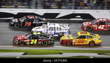 16 febbraio 2013 - Daytona Beach, Florida, USA - Kurt Busch (78), Jeff Gordon (24), Mark Martin (55), Juan Pablo Montoya (42) e Joey Logano (22) si sfidano durante la Sprint Unlimited NASCAR Sprint Cup al Daytona International Speedway sabato 16 febbraio 2013 a Daytona Beach, Florida. (Immagine di credito: © Stephen M. Dowell/MCT/ZUMAPRESS.com) Foto Stock