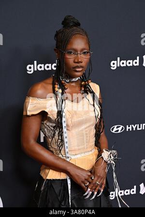 Beverly Hills, Stati Uniti. 27 marzo 2025. Doechii arriva al 36° GLAAD Media Awards annuale tenutosi al Beverly Hilton Hotel il 27 marzo 2025 a Beverly Hills, CA. © Starbuck/AFF-USA.com credito: AFF/Alamy Live News Foto Stock