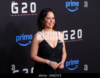 Los Angeles, Stati Uniti. 27 marzo 2025. Patricia Riggen partecipa alla prima di Amazon MGM Studios 'G20' al TCL Chinese Theatre nella sezione Hollywood di Los Angeles giovedì 27 marzo 2025. Storyline: I terroristi prendono il controllo del vertice del G20 con il presidente Sutton, portando la sua esperienza di governo e militare per difendere la sua famiglia, la sua compagnia e il mondo. Foto di Greg Grudt/UPI credito: UPI/Alamy Live News Foto Stock