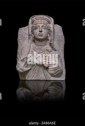 Monumento in pietra calcarea romana, busto ritratto di una donna proveniente da un cimitero romano di Palmyrene, 50-270 d.C., nella storica Palmyra, Siria. British Museum di Londra. Foto Stock