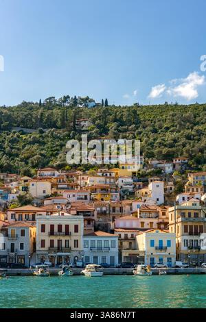 Gythio, case colorate nel sud della Grecia, Peloponneso, Grecia Foto Stock