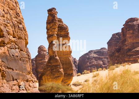 Straordinaria struttura in pietra arenaria chiamata Dancing Rocks nella riserva naturale di Sharaan, Alula, provincia di Medina, Arabia Saudita Foto Stock