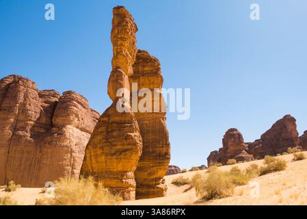 Straordinaria struttura in pietra arenaria chiamata Dancing Rocks nella riserva naturale di Sharaan, Alula, provincia di Medina, Arabia Saudita Foto Stock