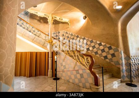 Interni di Casa Batllo, design modernista di Antoni Gaudi, sito patrimonio dell'umanità dell'UNESCO, città vecchia, Barcellona, Catalogna, Spagna, Europa Foto Stock