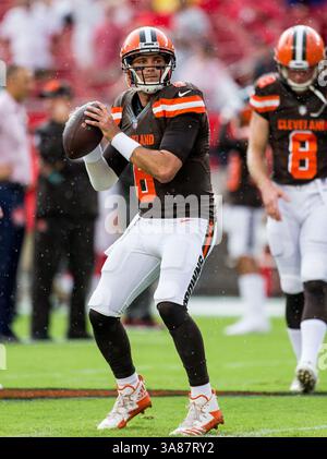 26 agosto 2017 - il quarterback dei Cleveland Browns Cody Kessler (6) prima della partita tra i Cleveland Browns e i Tampa Bay Buccaneers al Raymond James Stadium di Tampa, Florida. Del Mecum/CSM(immagine di credito: &Copy; del Mecum/CSM tramite filo ZUMA) Foto Stock