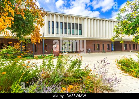 Ecole primaire (Scuola elementare Claudie Haigneré) a Chatellerault, Vienne (86), Francia. Foto Stock