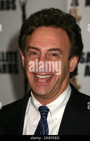 17 dicembre 2006 - Beverly Hills, CALIFORNIA, Stati Uniti - 17 dicembre 2006 - Beverly Hills, California. John Scheinfeld, produttore. Undicesima edizione dei satellite Awards dell'International Press Academy di le MÅ½ridian. Foto: Byron Purvis/AdMedia (immagine di credito: © Byron Purvis/AdMedia via ZUMA Wire) Foto Stock