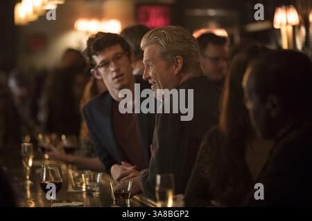 21 aprile 2017 - Callum Turner, Jeff Bridges.''The Only Living Boy in New York'' Film - 2017. (Immagine di credito: © Amazon/Entertainment Pictures via ZUMA Press) Foto Stock