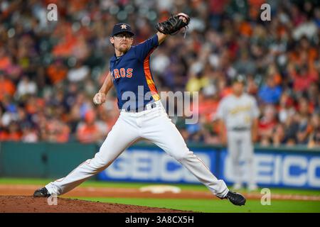 20 agosto 2017: Il lanciatore di soccorso degli Houston Astros Tyler Clippard (19) in azione durante una partita di baseball della Major League tra gli Oakland Athletics e gli Houston Astros al Minute Maid Park di Houston, Texas. Chris Brown/CSM(immagine di credito: &Copy; Chris Brown/CSM tramite cavo ZUMA) Foto Stock