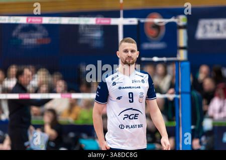 Varsavia, Polonia. 28 marzo 2025. PlusLiga Polish Volleyball League match tra PGE Projekt Warszawa e PGE Skra Bełchatów. Nella foto: Bartłomiej Bołądź; Projekt Warszawa. Crediti: Bartlomiej Wisniewski/Cyberfocus/Alamy Live News Foto Stock