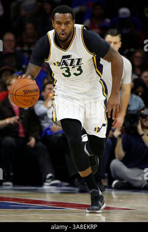 30 ottobre 2015: Trevor Booker (33) in azione durante la partita NBA tra gli Utah Jazz e i Philadelphia 76ers al Wells Fargo Center di Philadelphia, Pennsylvania. Gli Utah Jazz hanno vinto 99-71. Christopher Szagola/CSM(immagine di credito: © Christopher Szagola/CSM via ZUMA Wire) Foto Stock