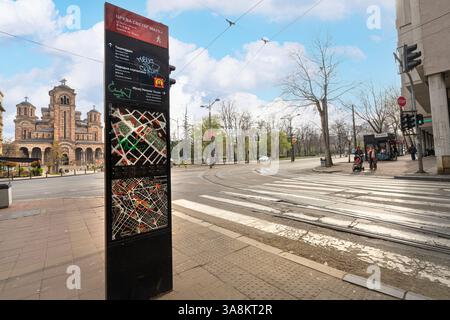 Belgrado, Serbia. 22 marzo 2025. un cartello turistico in una strada nel centro storico della città Foto Stock