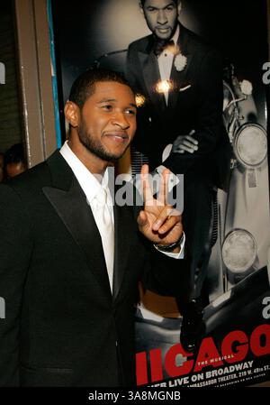 23 agosto 2006 - New York City, New York, Stati Uniti - 22 agosto 2006 - New York, NY - Usher alla prima di Usher nello spettacolo di Broadway 'Chicago' - Arrivals. Credito fotografico: Jackson Lee/AdMedia Foto Stock