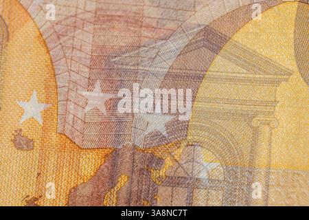 Il nuovo 50 euro, autentico cinquanta euro Unione europea primo piano, rovesciato con stelle sullo sfondo del ponte Foto Stock
