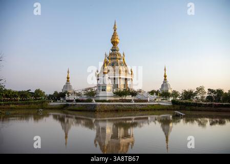 Wat Thung Setthi nella provincia di Khon Kaen in Thailandia. Thailand, Khon Kaen, 7 dicembre 2024 Foto Stock