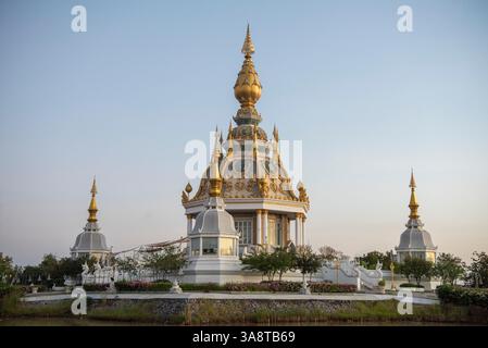 Wat Thung Setthi nella provincia di Khon Kaen in Thailandia. Thailand, Khon Kaen, 7 dicembre 2024 Foto Stock