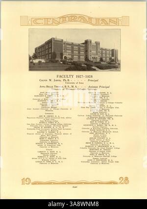 Questo annuario 1928 "Centralian" della Central High School presenta eventi chiave, vita studentesca, atletica e contributi afroamericani durante l'anno scolastico 1927-1928. Foto Stock