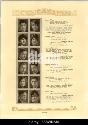 L'annuario "Centralian" del 1928 della Central High School mostra studenti, club, atletica leggera e storia afroamericana dell'anno scolastico 1927-1928. Foto Stock