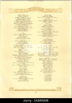 Questo annuario "Centralian" del 1928 della Central High School registra eventi significativi, atletica leggera, club e storia afroamericana durante l'anno accademico 1927-1928. Foto Stock