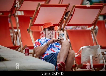 Miami Gardens, Florida, Stati Uniti. 29 marzo 2025. Gli appassionati di tennis all'interno del torneo di tennis Miami Open 2025 assistono alla doppia finale maschile all'Hard Rock Stadium. Crediti: Yaroslav Sabitov/YES Market Media/Alamy Live News. Foto Stock